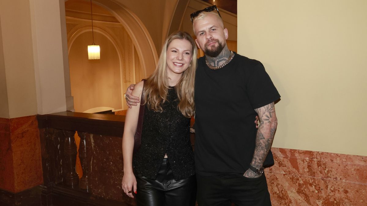 Po třech letech ve společnosti: Drsný Marpo s láskou objal svoji krásnou partnerku Lenny Filipovou
