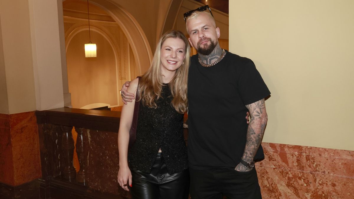 Po třech letech ve společnosti: Drsný Marpo s láskou objal svoji krásnou partnerku Lenny Filipovou