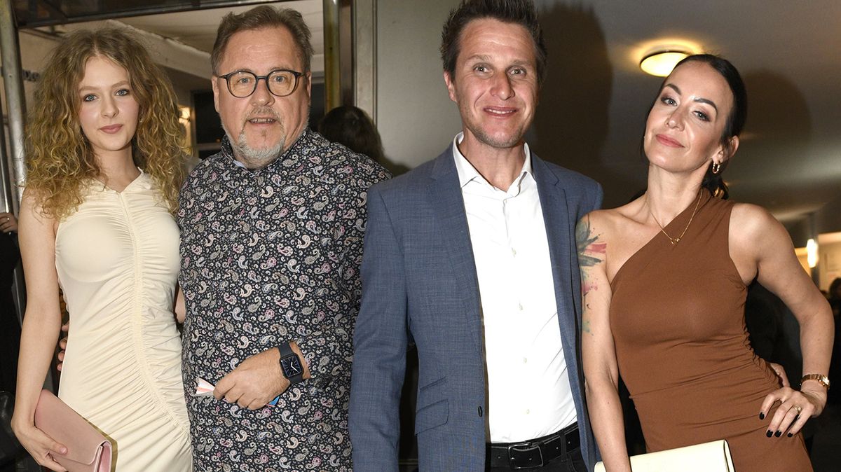 Hanychová s Dopitou, Kopta a jeho sexy dcera i  Janda, který vyvedl celou rodinu: Kdo další si nenechal ujít premiéru?