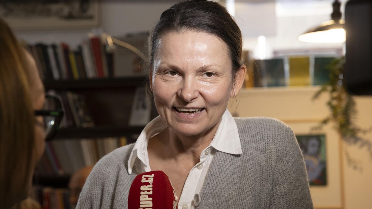 Klára Melíšková sází na přirozenost: Na křest knihy se na rozdíl od Lvů s make-upem neobtěžovala