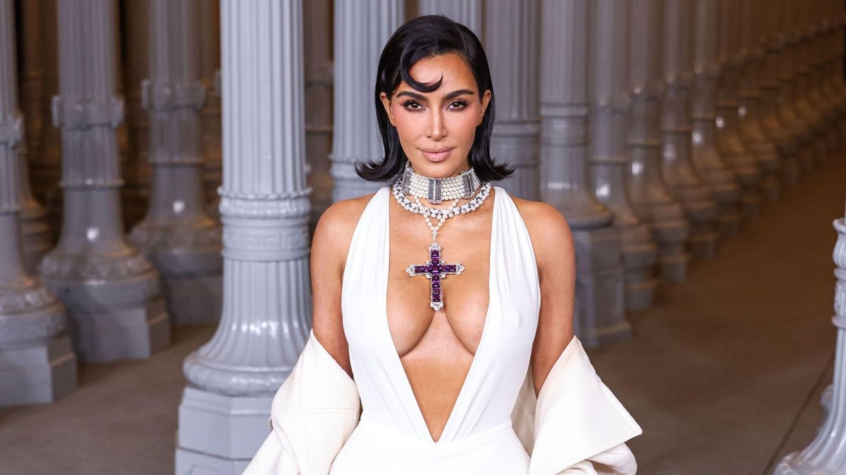 Pro popularitu udělá cokoliv, teď Kim Kardashian sundala kalhotky. Nekopíruj Biancu, stejně je víc žhavá, ozývá se