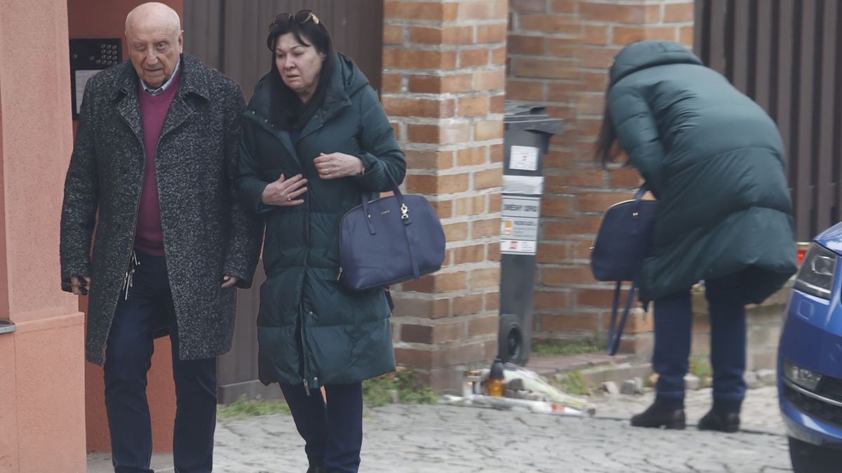 Nejtěžší životní chvíle Felixe Slováčka a Dády Patrasové: Před jejich domem vzniká pietní místo