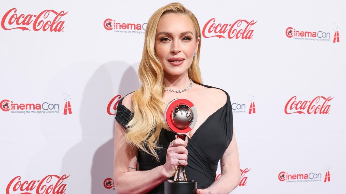 Určitě má facelift, ale dokonalý! Lindsay Lohan ukázala opět vylepšenou tvář a ženy touží po stejném chirurgovi