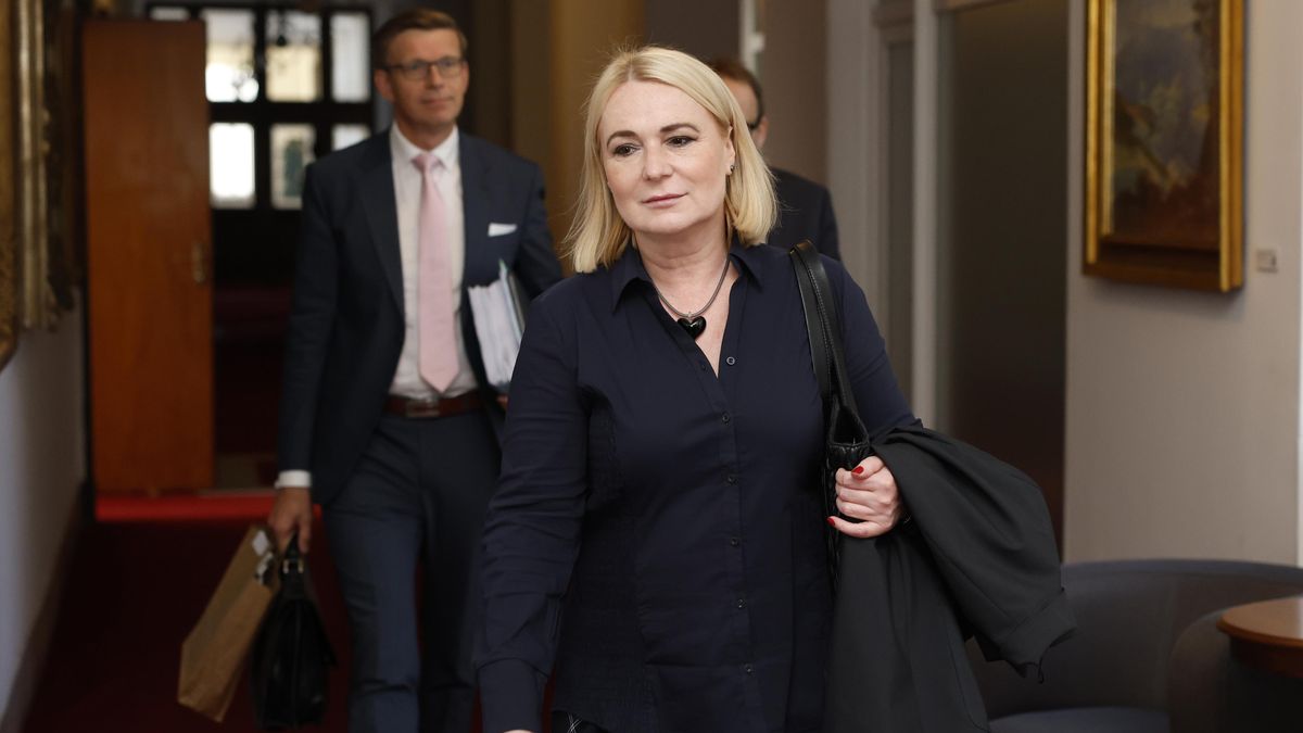 Nejen Babiš rád luxus: Drahým kostýmkem teď šokovala ministryně Černochová. Pořídili byste za něj auto či dovolenou