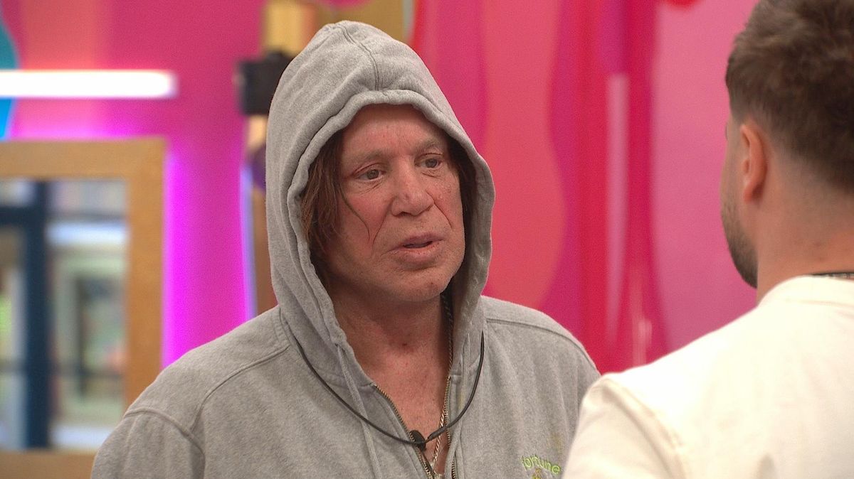 Mickey Rourke šokoval diváky i spolubydlící v domě Big Brothera svým „nechutným“ zvykem v oblasti hygieny