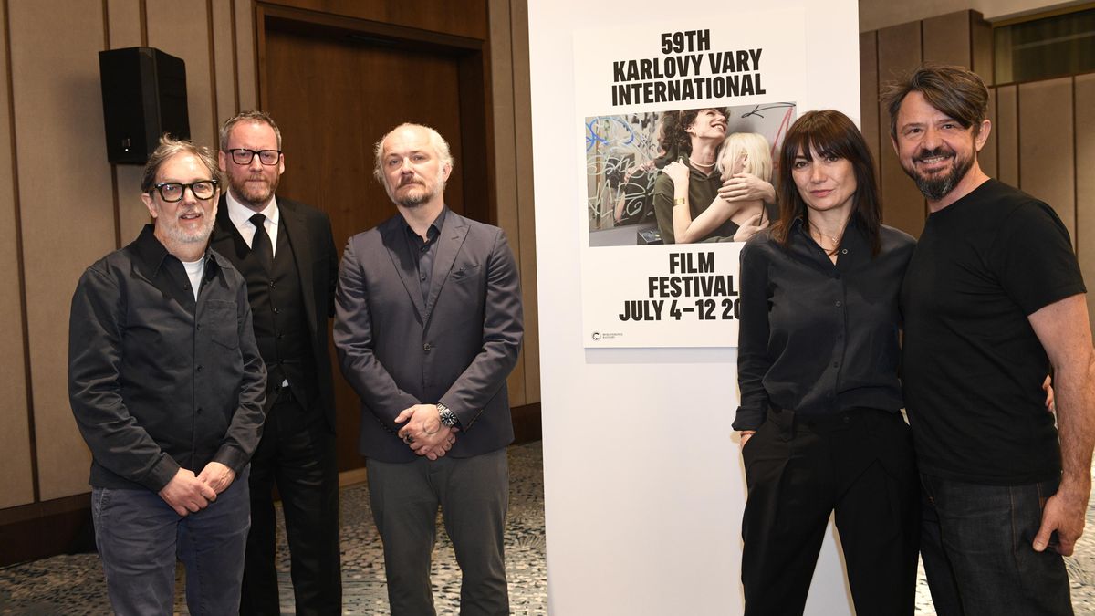 Co je s prezidentem? Jiří Bartoška chyběl na tiskové konferenci karlovarského festivalu