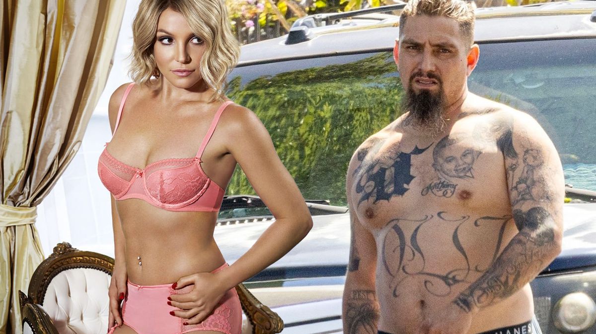 Potetovaný domovník s devíti dětmi, který sbalil Britney Spears, se po rozchodu se zpěvačkou ukázal do půl těla
