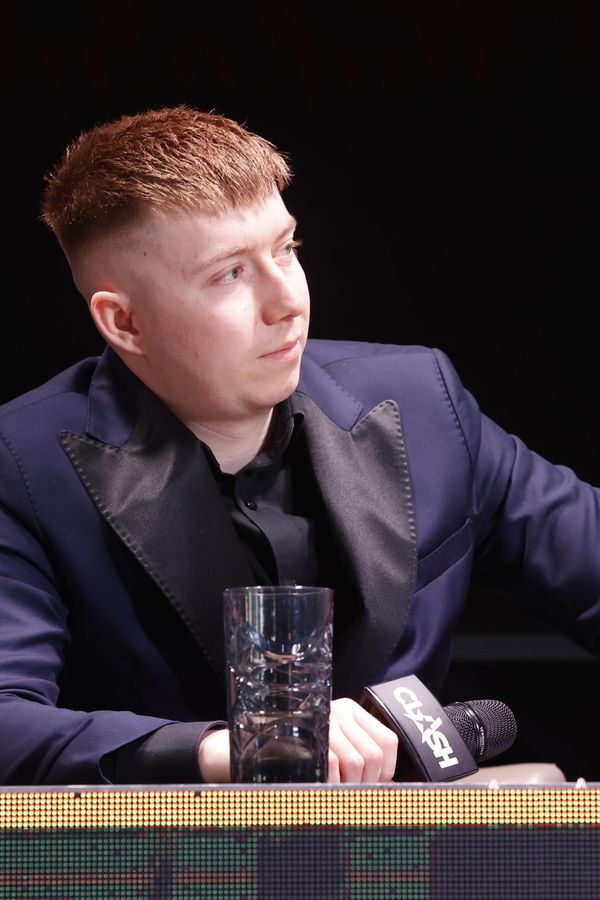 Moderátor Jíra dostal vyhazov z Clashe: Stojí za padákem jeho spojení se šéfem SPD Okamurou? - fotka 1/1