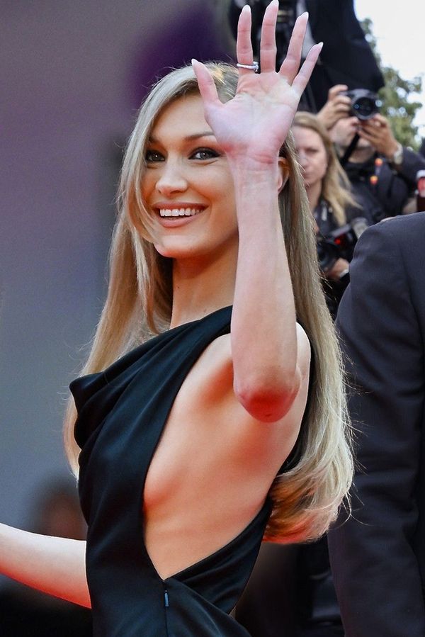 Zamilovaný Tarantino, blond Bella Hadid a bonbon Heidi Klum: Jak si hvězdy poradily s restrikcí v Cannes? - fotka 1/1