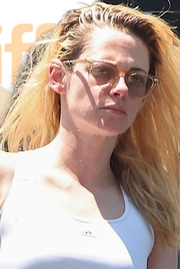 Vypadá jako drogově závislá. Lidé jsou zděšeni vzhledem Kristen Stewart. Poprvé od svatby byla zvěčněna bez snubáku - fotka 1/1