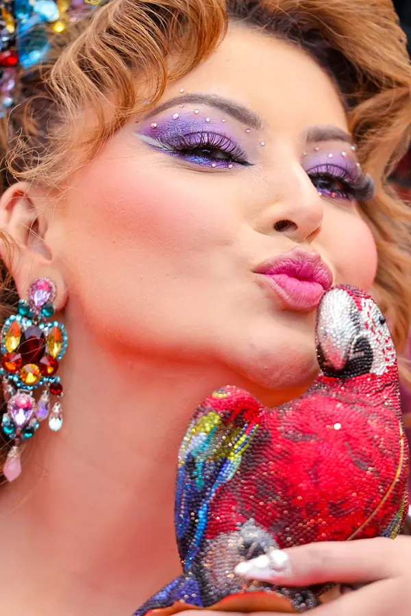 Neuvěříte, kolik je jí let: Bollywoodská hvězda Rautela v Cannes vynesla šaty a šperky za téměř 3,5 miliardy!  - fotka 1/1