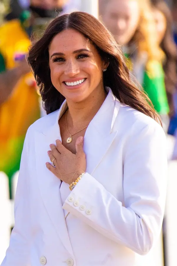Meghan k výročí svatby s Harrym překvapila zveřejněním fotek s princem a dětmi. Takhle žije vévodkyně!  - fotka 1/1