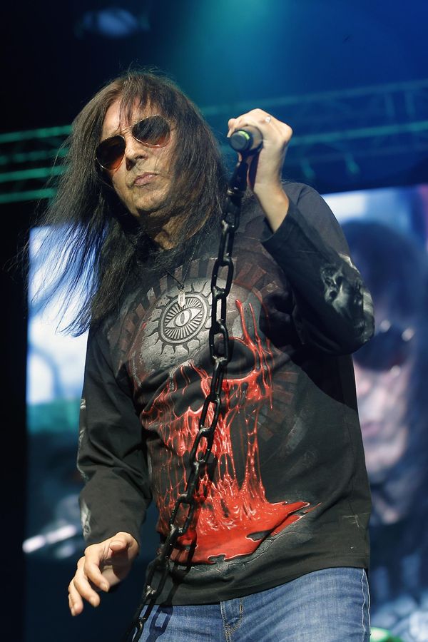 Aleš Brichta poslal pozdrav z dovolené: Rockera byste ve slamáku nepoznali - fotka 1/1