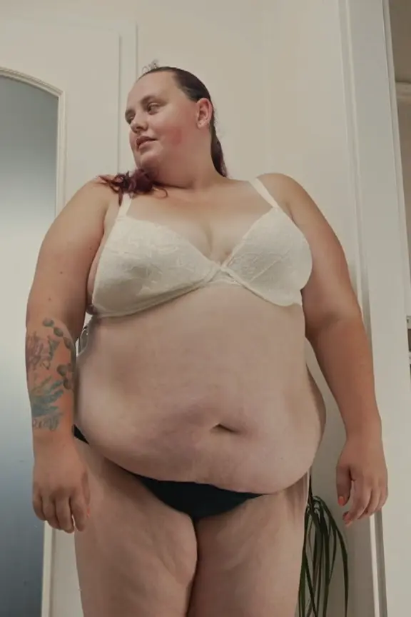 Poslední díl Extrémních proměn: Karolína se projedla na váhu 129 kilo, kvůli obezitě může přijít o partnera - fotka 1/1