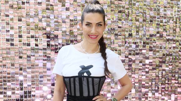 Překrásná bohyně. Eva Decastelo překvapila své fanoušky fotkou nahoře bez!