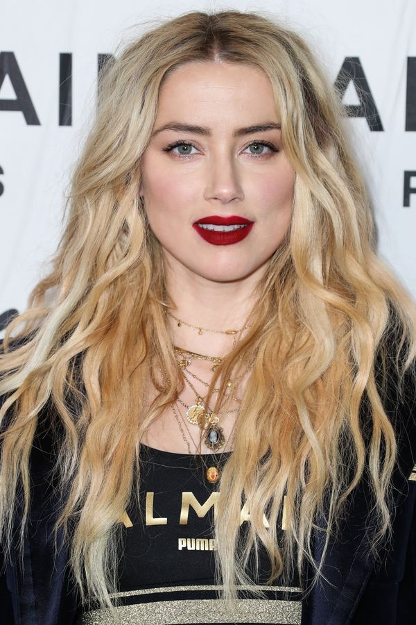 Amber Heard je trojnásobnou maminkou: Na Den matek se pochlubila dvojčátky - fotka 1/1