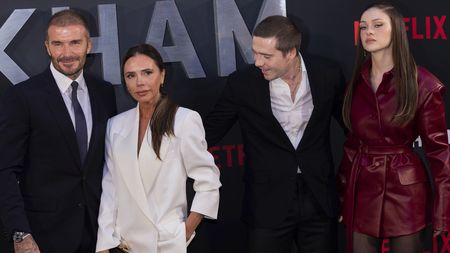 Victoria Beckham prý na svatbě syna Brooklyna nevěstu dohnala k slzám! Rodinou otřásá další skandál   