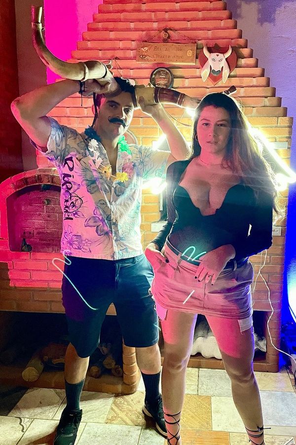 Kontroverzní pár vydělává tím, že manžel pozoruje partnerku při sexu s jinými muži. Kámoši mi říkají paroháč, hlásí hrdě - fotka 1/1