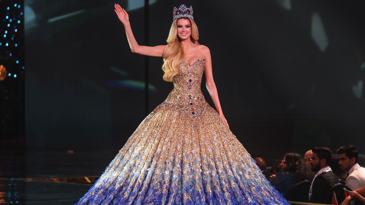 Krystyna Pyszková v neuvěřitelné róbě předvedla vosí pas a bujné vnady. Takhle se loučila s korunkou Miss World