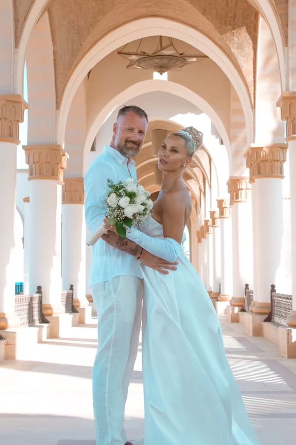 Moderátor Petr Vágner se oženil: S půvabnou blondýnkou měl hned dva obřady a netradiční svatební cestu po Egyptě - fotka 1/1