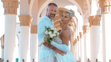 Moderátor Petr Vágner se oženil: S půvabnou blondýnkou měl hned dva obřady a netradiční svatební cestu po Egyptě