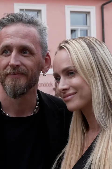 Tomáš Třeštík po rozchodu s Decastelo vyvedl do společnosti novou Evu: Krásná blondýnka poprvé promluvila
