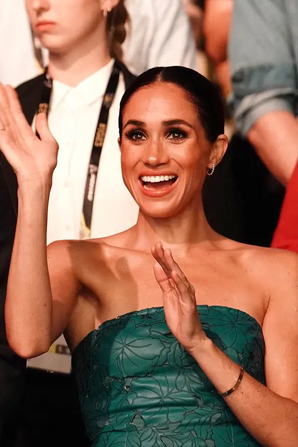 Meghan překvapila novou fotkou. Při příležitosti čtvrtých narozenin dcery ukázala malou Lilibet zepředu!  - fotka 1/1