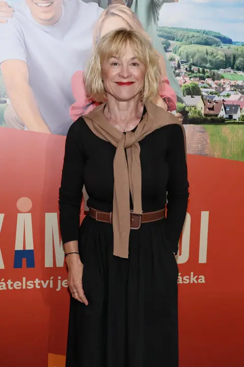 První reakce Dany Batulkové na skandál Jakuba Prachaře v letadle: Lidi si nás nemůžou fotit jako zboží, brání syna