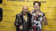 Vnuk už ho přerostl o hlavu. Michal David se opět pochlubil Sebastianem. Společně dostali do varu 20 tisíc lidí