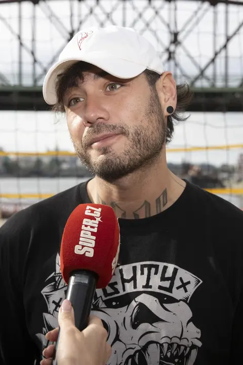 Renne Dang opět po boku své slavné ex! Společnou postel jsme od rozchodu sdíleli poprvé, směje se hudebník