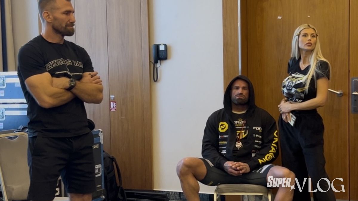 Vémola vyčerpaný po drastickém shazování a překvapivě klidný Végh: Takhle vypadalo vážení Oktagonu před trilogií století