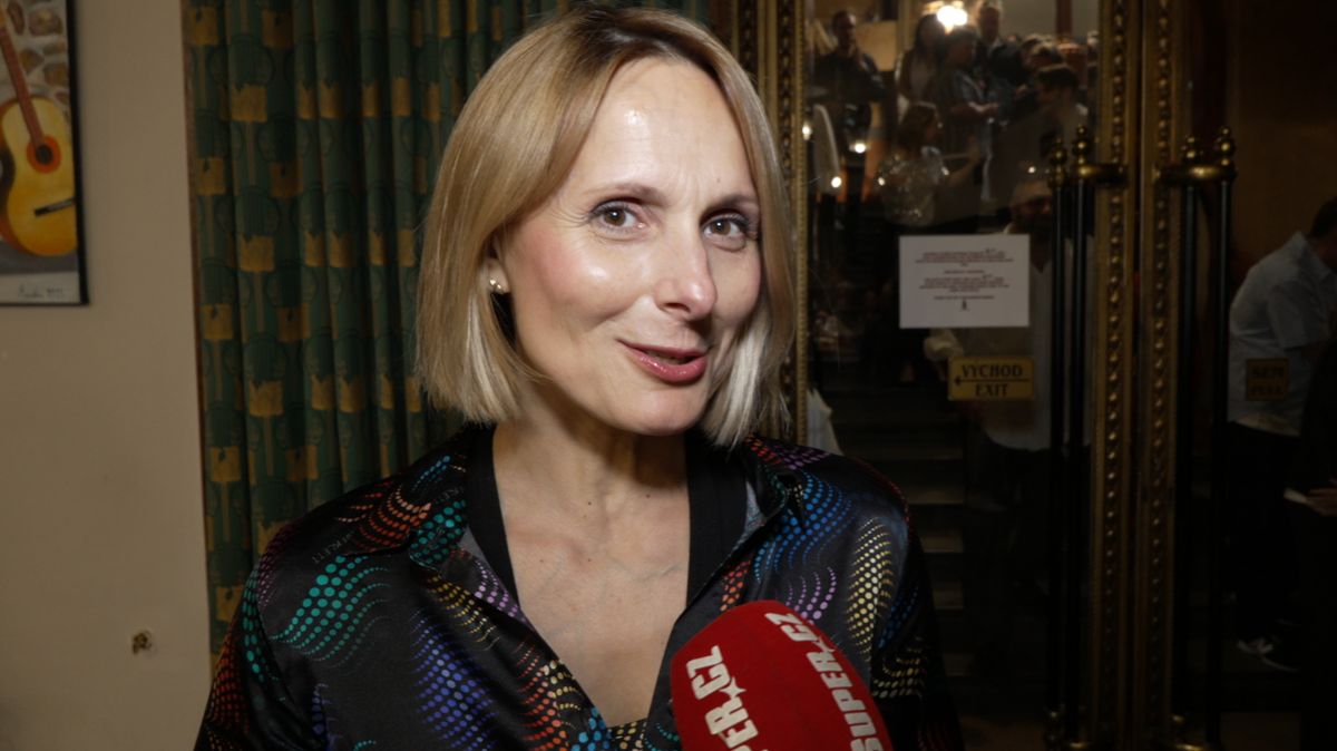Jako blondýnka byla středem pozornosti: Zdeňka Žádníková na premiéře zářila s novou vizáží, v zrcadle si ještě nezvykla