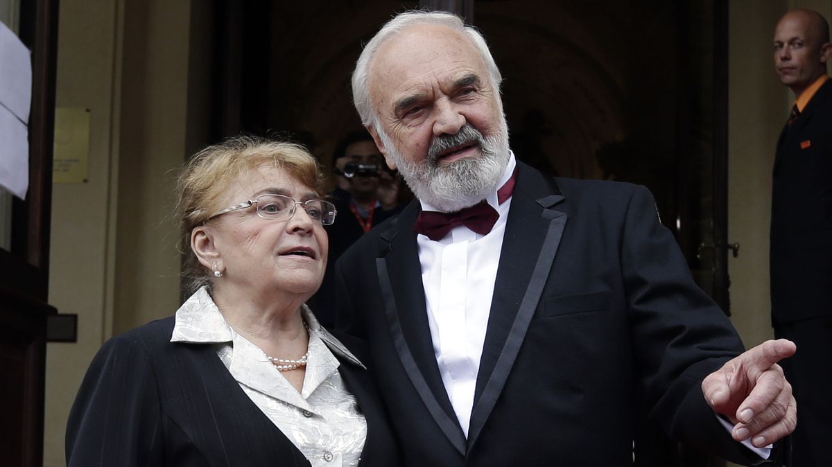 Jaký má recept na 66leté manželství? Zdeněk Svěrák exkluzivně: Svatební noc jsme se ženou měli v hotelu Praha