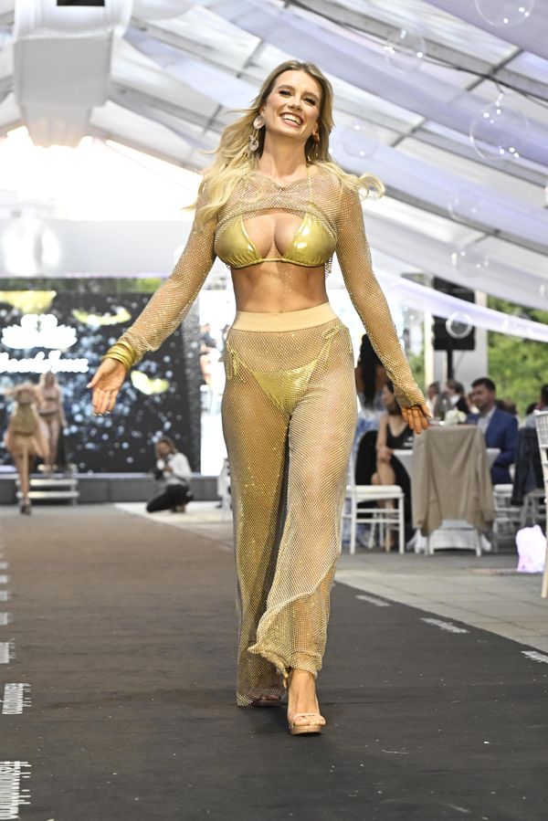 V Love Islandu je ex Miss Justýny Zedníkové. Odhadnete, který ze svalnatých fešáků to je? - fotka 1/1