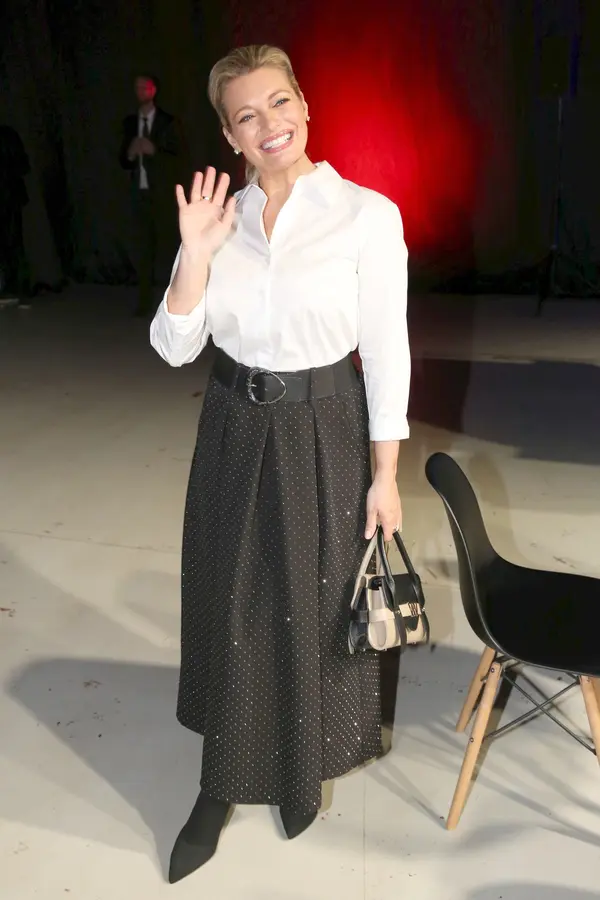 Těhotná Lucie Borhyová zmátla fanoušky: Den poté se pochlubila dcerou. Je to skvělá parťačka, říká moderátorka - fotka 1/1