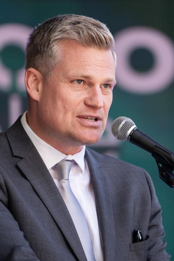 Filip Turek na nejprestižnějším dostihu Royal Ascot: Myslivcová se neudržela, reagovala i Ornella a VIP barber - fotka 1/1