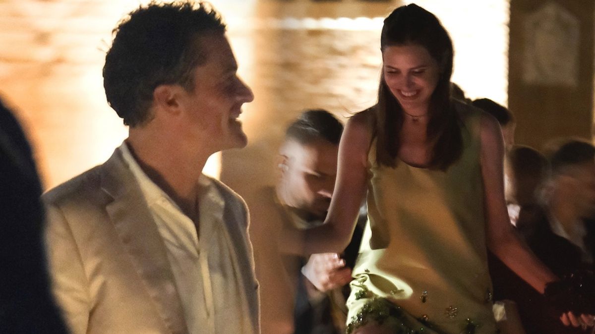 Fotky, které Katy Perry zlomí srdce. Orlando Bloom si z party odvážel pěknou brunetku
