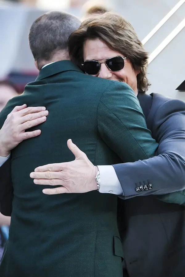 Brad Pitt přivezl ‚efjedničku‘ i sexy Ines do Evropy: Na premiéře ale objímal svého největšího odvěkého konkurenta - fotka 1/1