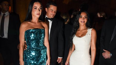 Polibek Orlanda Blooma s Kim Kardashian po rozchodu s Katy: Loni jí (ne)slavně okukoval zadek, když držel Perry za pas!