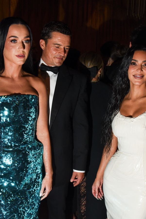 Polibek Orlanda Blooma s Kim Kardashian po rozchodu s Katy: Loni jí (ne)slavně okukoval zadek, když držel Perry za pas! - fotka 1/1