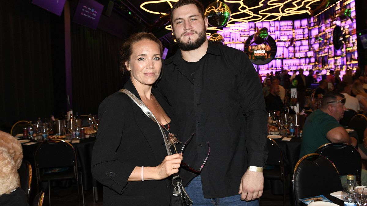 Lucie Vondráčková se svým mladým bijcem Zdeňkem Polívkou rozptýlili dohady o rozchodu: Ruku v ruce na mejdanu Vémoly
