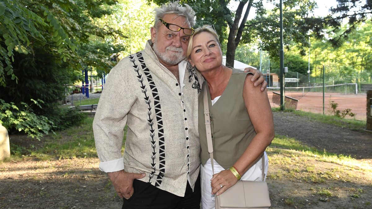Přísně utajená svatba: Václav Upír Krejčí se oženil. Nevěsta je o 16 let mladší