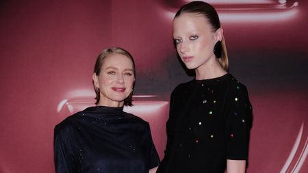 Už se skoro nevejdou na jednu fotku. Naomi Watts pózovala s dcerou (16), která se narodila jako chlapec. Teď je modelkou