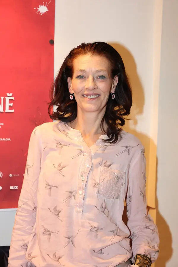 Alena Hajská z My všichni školou povinní po čase ve společnosti: Takhle dnes vypadá dětská hvězda Monika Kvasničková - fotka 1/1