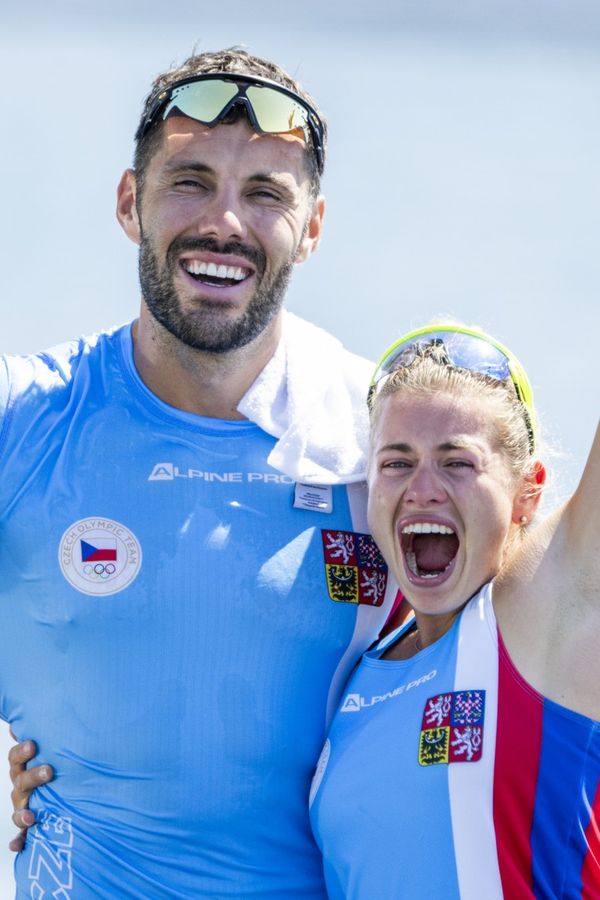 Těhotná snoubenka olympijského vítěze Dostála hupsla do kajaku. A pak? Jako velryba na mole pobavila fanoušky - fotka 1/1