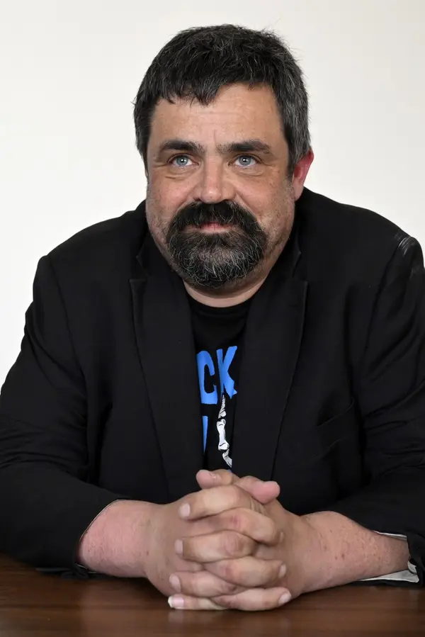 Hlásím se z kriminálu, provokuje Pavel Novotný před nástupem za mříže - fotka 1/1