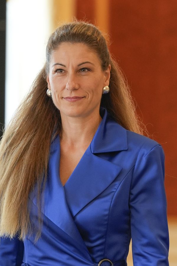 Ministryně Eva Decroix se na dovolené blýskla v plavkách: Fanoušci vrní blahem, zlí jazykové skřípou zubama - fotka 1/1