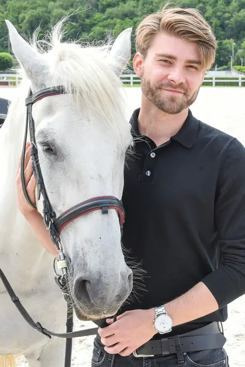 Dojalo mě to: Marek Lambora oslavil 30 let i se slavnými kolegy. Fešný herec si přiznává životní milník