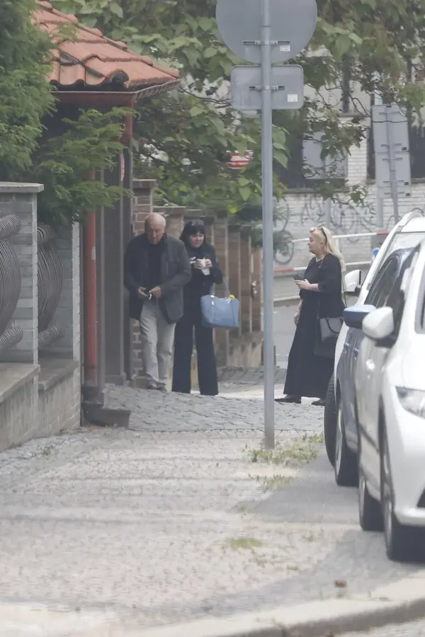 Dáda Patrasová je zpátky z léčebny: Společnost jí dělá manžel Felix a kamarádka. Herečka zaujala drobným detailem - fotka 1/1