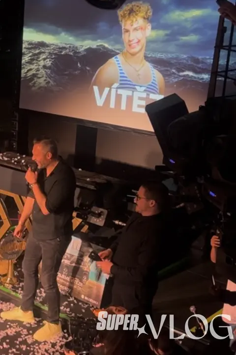 Bouřlivé oslavy na velkolepém finále Survivoru: Alkohol tekl proudem, rozdovádění soutěžící slavili ve velkém